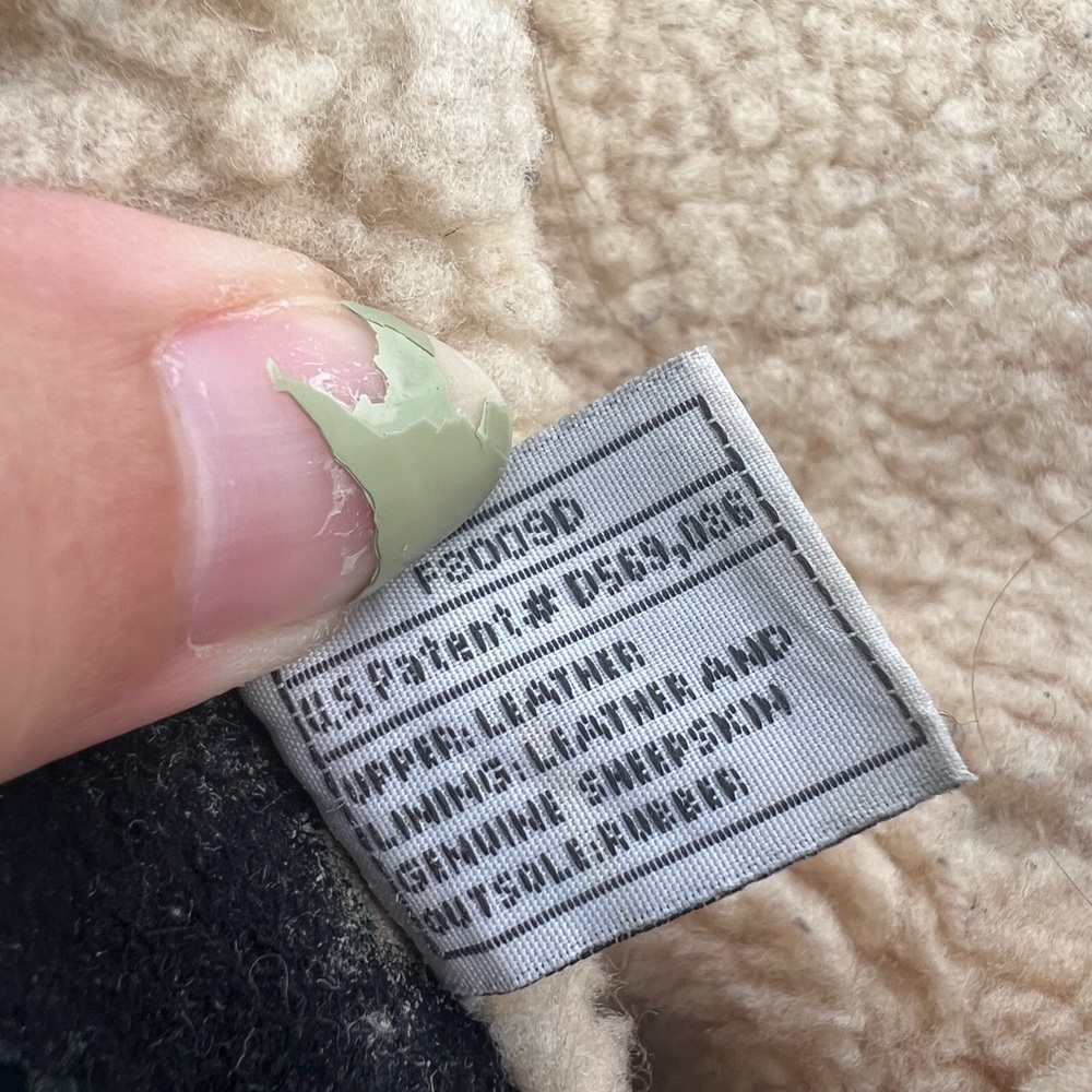 UGG Endell Black Suede Lug Sole Boot Size 7 - Picture 5 of 9